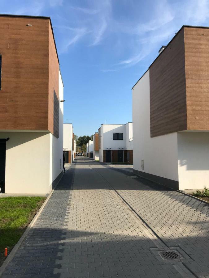 Lawendowy Zakatek - Klimatyzacja - Ogrodek - Prywatny Parking Lägenhet Rzeszów Exteriör bild